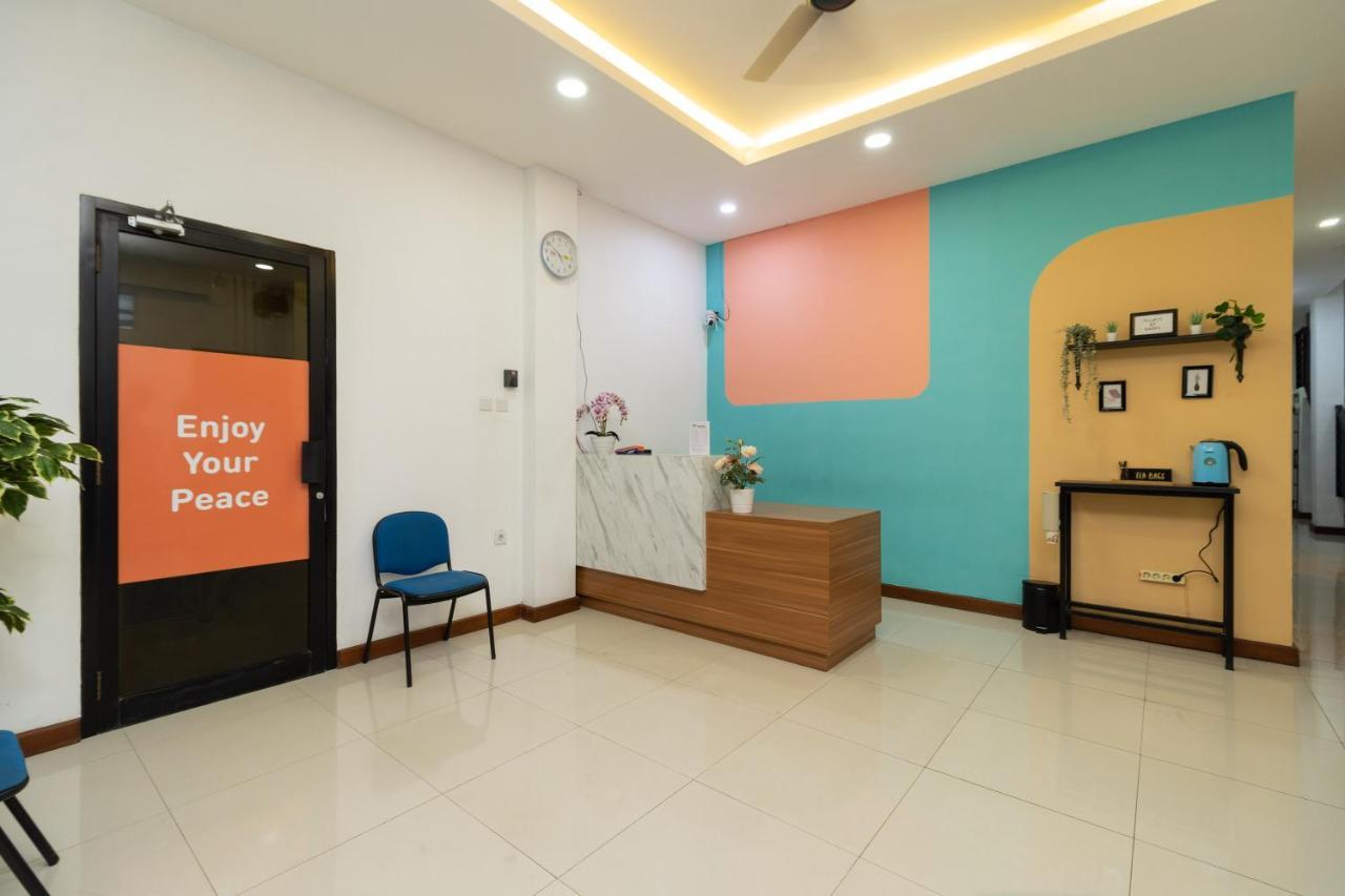 Sans Hotel Suryakencana Bogor Exterior foto