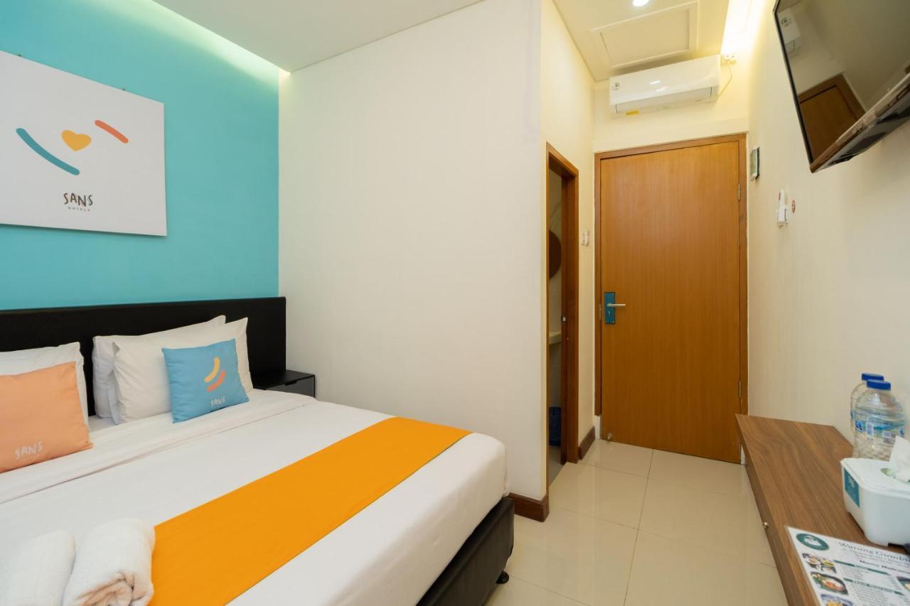 Sans Hotel Suryakencana Bogor Exterior foto