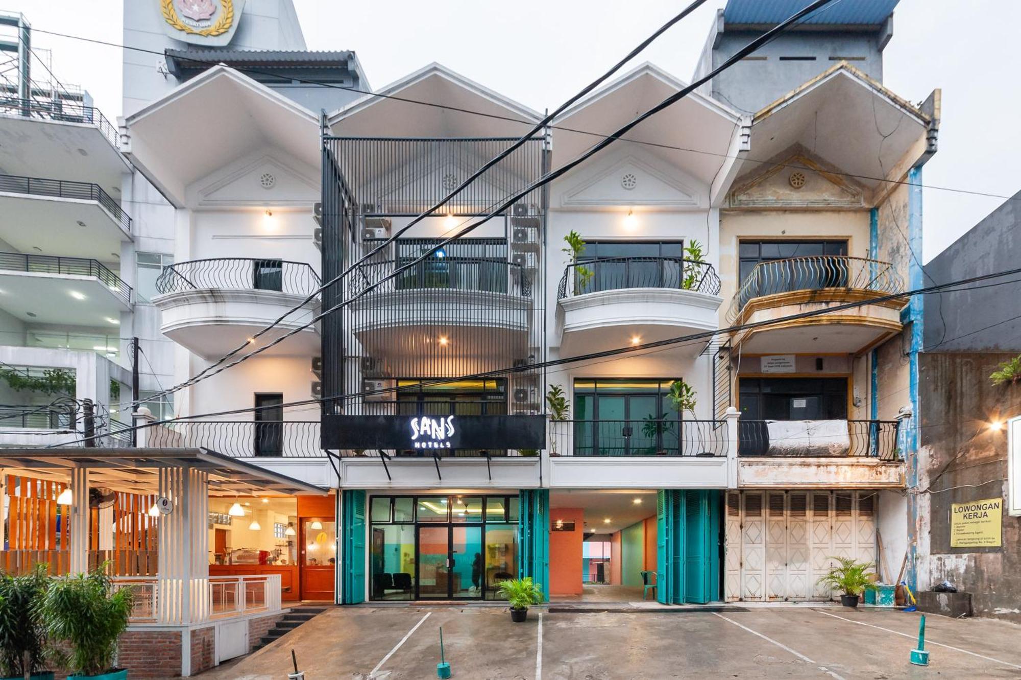 Sans Hotel Suryakencana Bogor Exterior foto